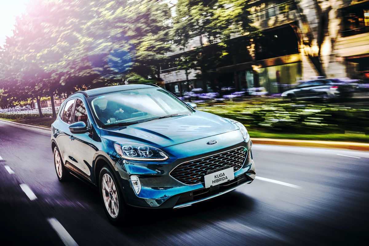 KUGA TITANIUM