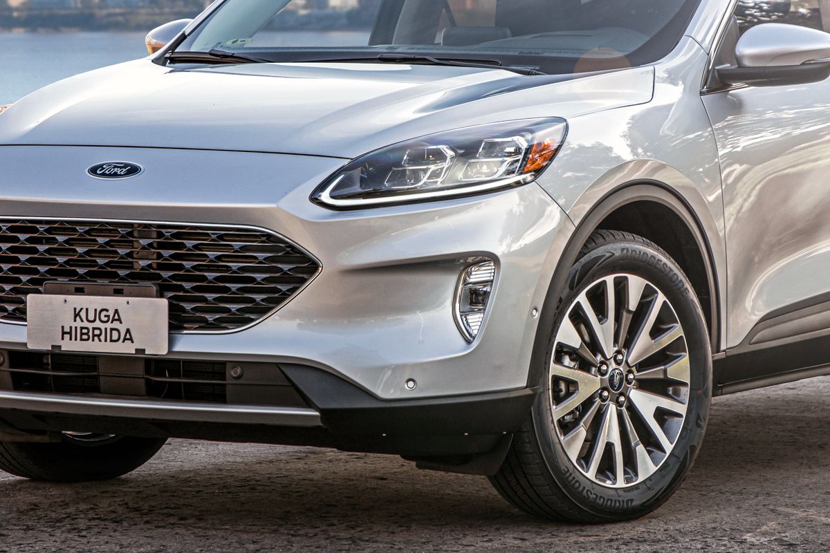 KUGA TITANIUM