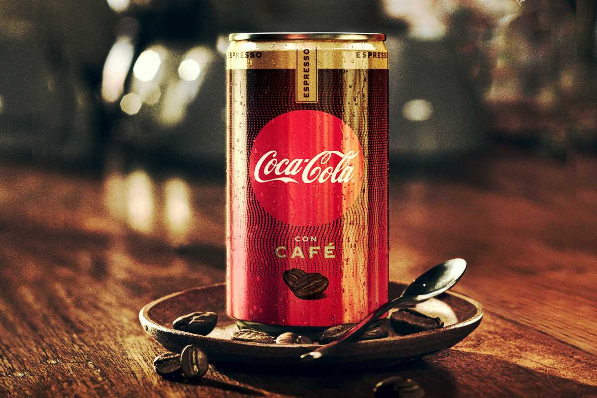 Lata de nueva Coca-Cola con Café