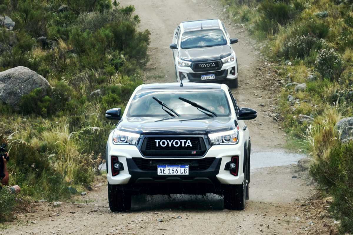 Club Toyota, las Hilux en travesía