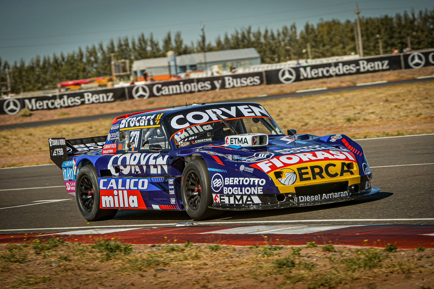 Mercedes-Benz Camiones y Buses