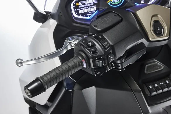 maxiscooters Kymco Argentina – Manillar y tablero